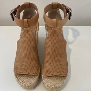 Marc Fisher Espadrille wedge sandal with ankle strap. Size 10